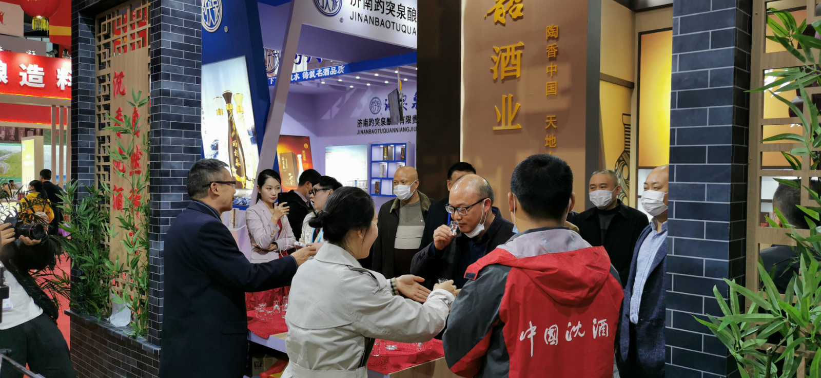 瀘州市敘永縣委常委、組織部長(cháng)周之平一行參觀(guān)中國沈酒展館_meitu_2.jpg