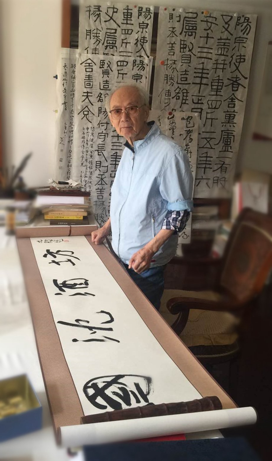 中國書(shū)法家協(xié)會(huì )名譽(yù)主席沈鵬為中國沈酒集團題字“中國沈酒坊”_副本.jpg